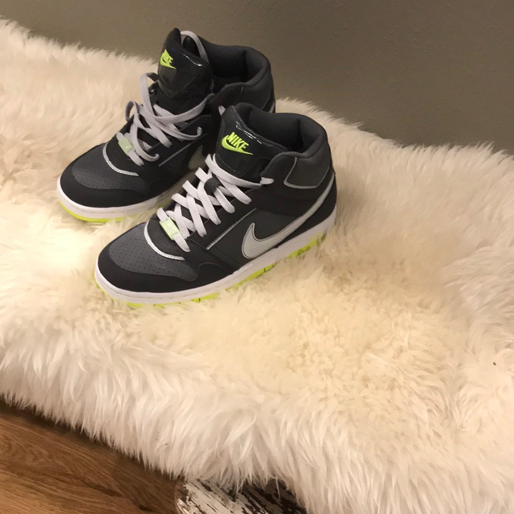 Nike hightop shoes